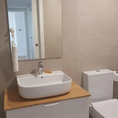 Habitacio Individual Amb Bany Privat Port-forum Homestay